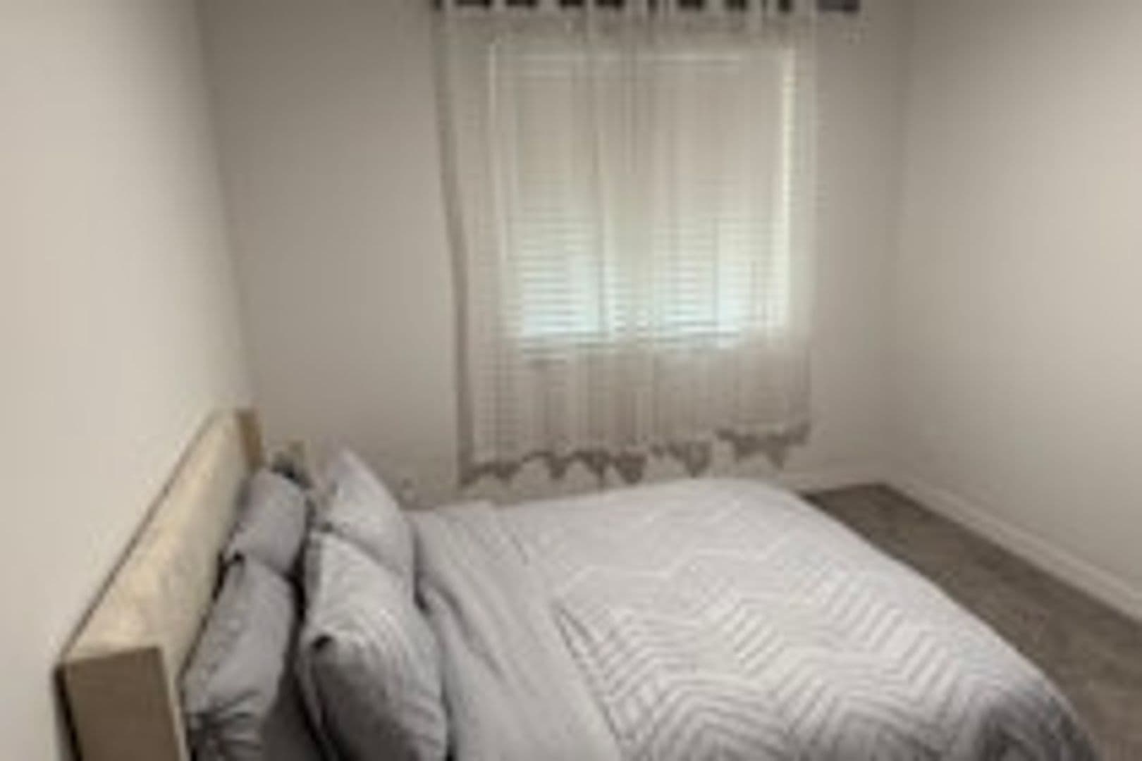 Mesa House: 10013 East Trent Avenue