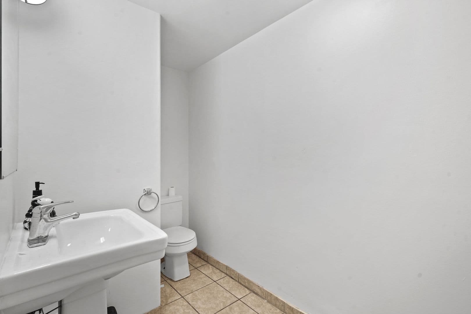 Binghamton Apartment: 215 State St.