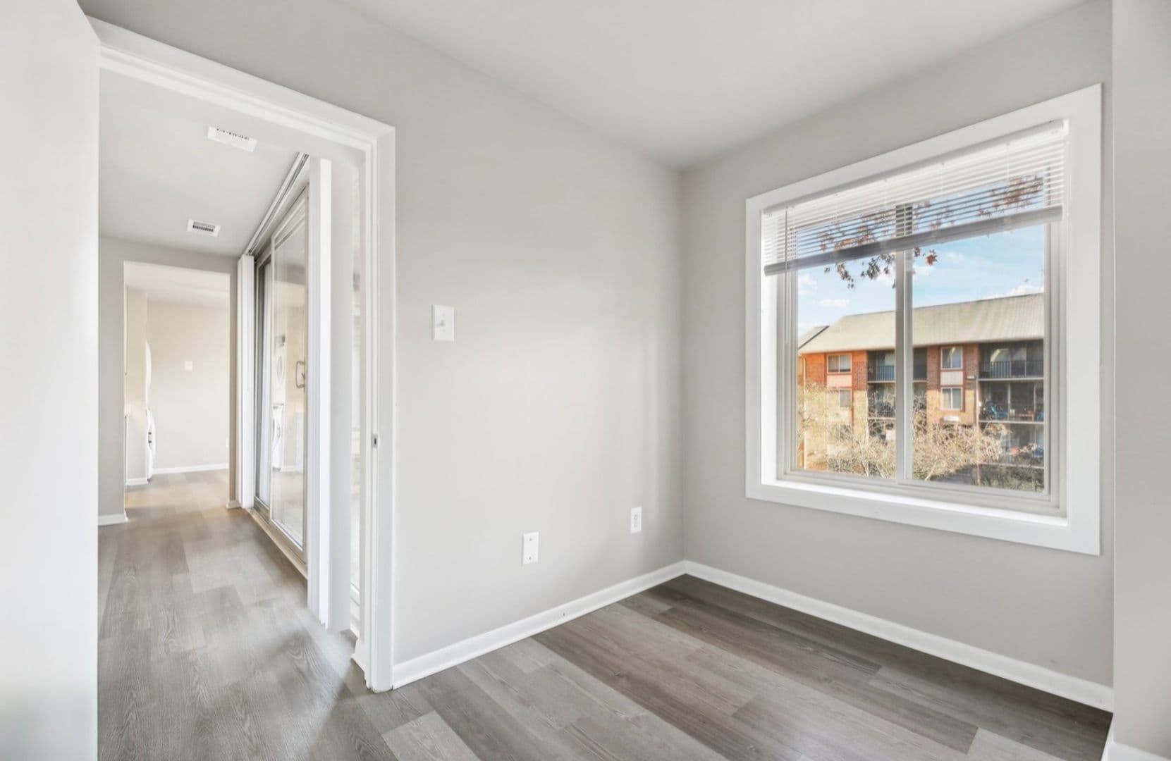 Sterling Apartment: 1300 Sanderson Dr