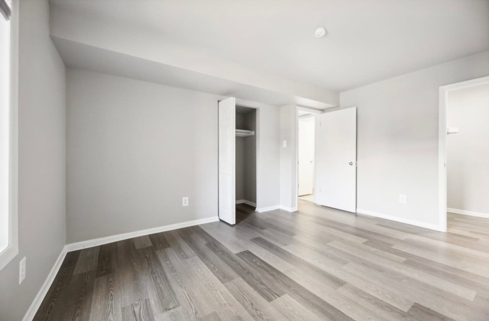 Sterling Apartment: 1300 Sanderson Dr
