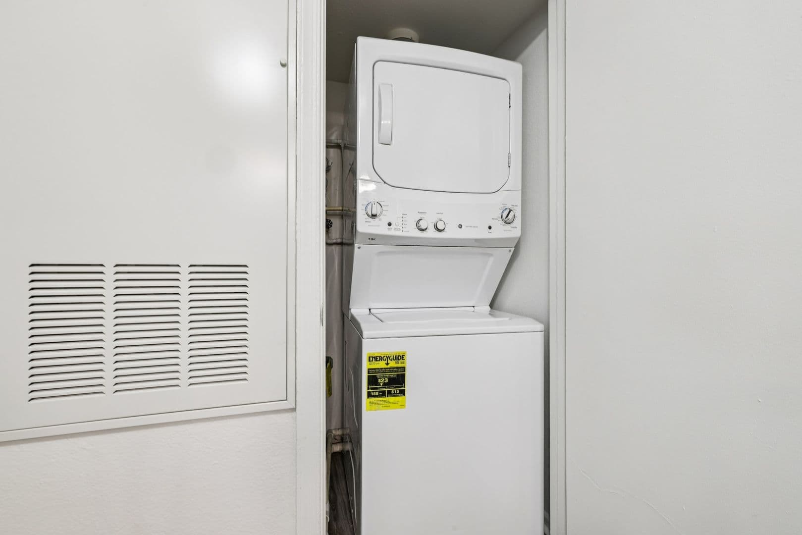 Elkridge Apartment: 7050-7136 Ducketts Lane