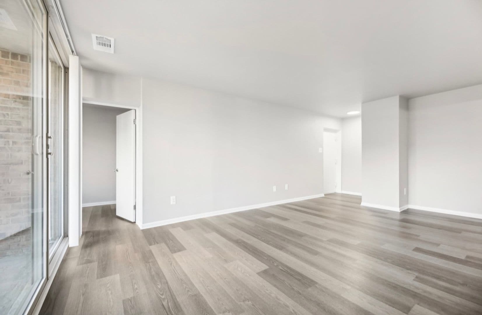 Sterling Apartment: 1300 Sanderson Dr