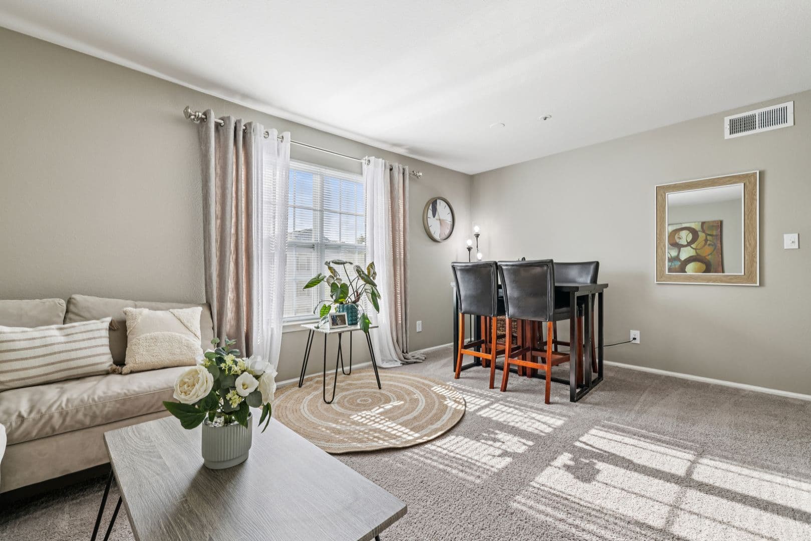 Elkridge Apartment: 7050-7136 Ducketts Lane