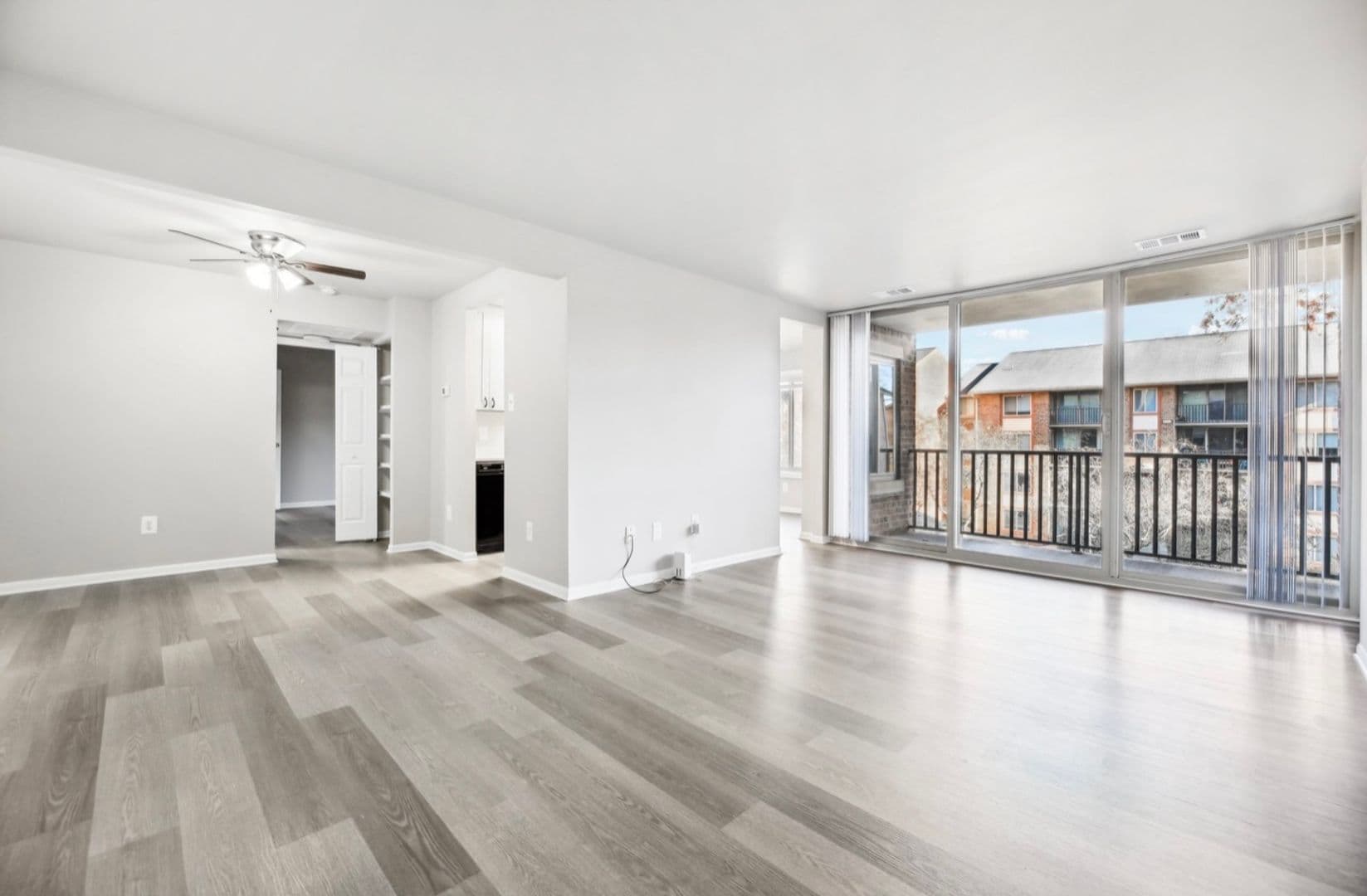 Sterling Apartment: 1300 Sanderson Dr