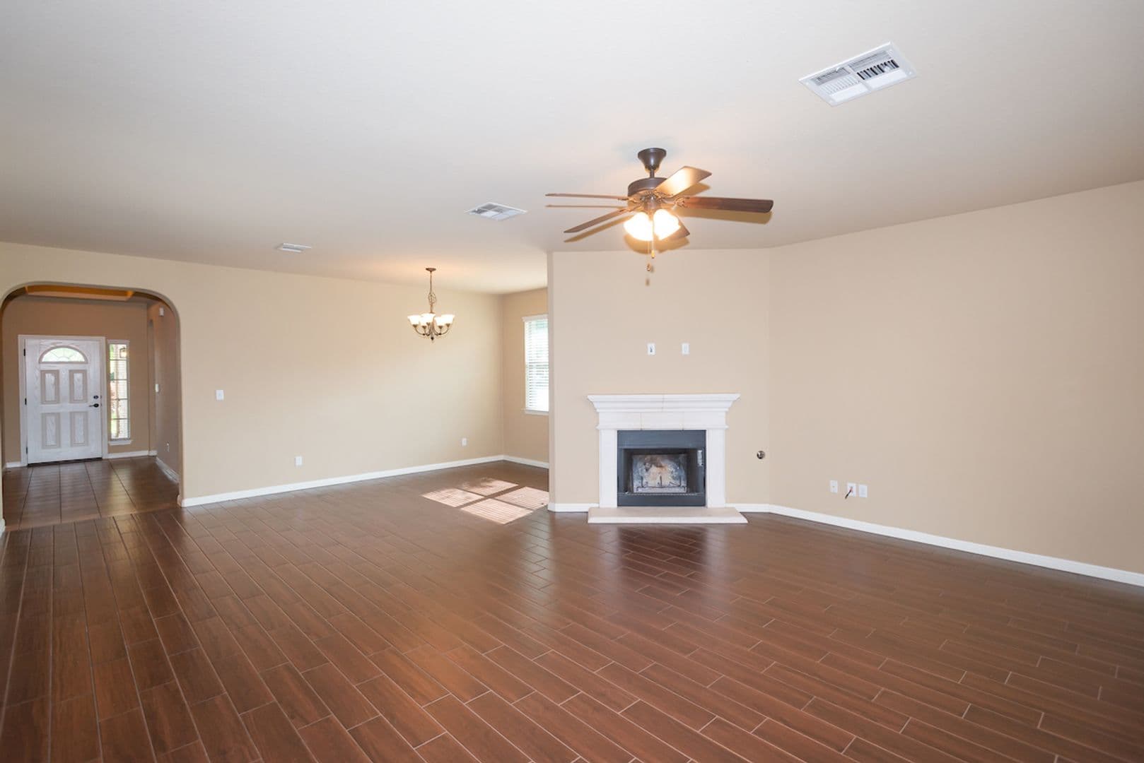 Round Rock House: 1078 Sussex Way
