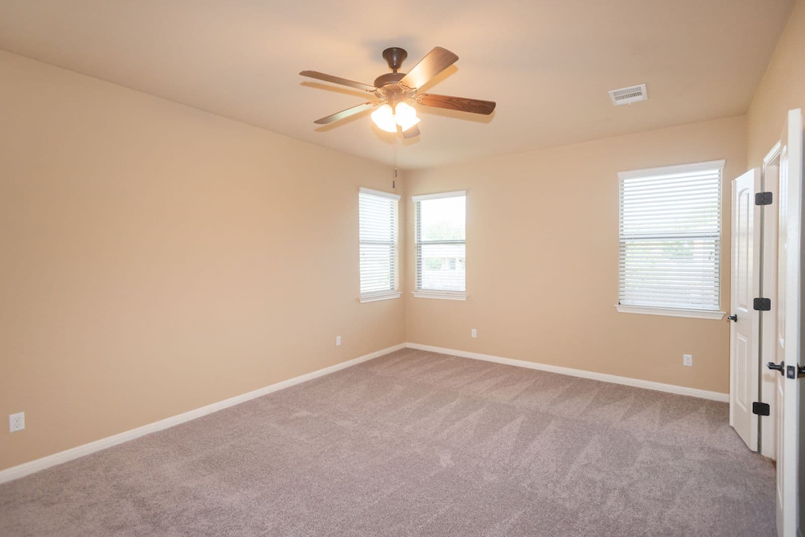 Round Rock House: 1078 Sussex Way