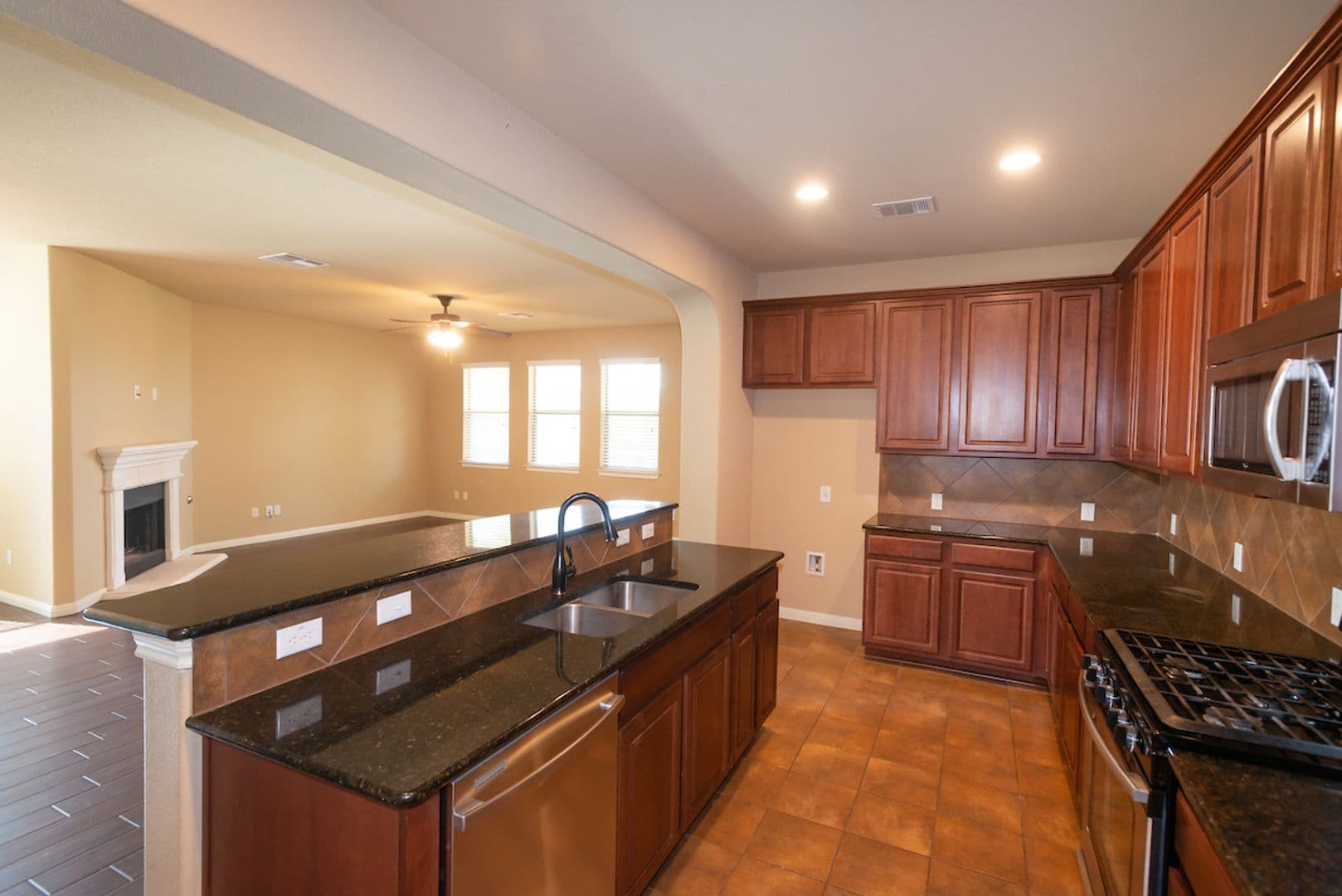 Round Rock House: 1078 Sussex Way