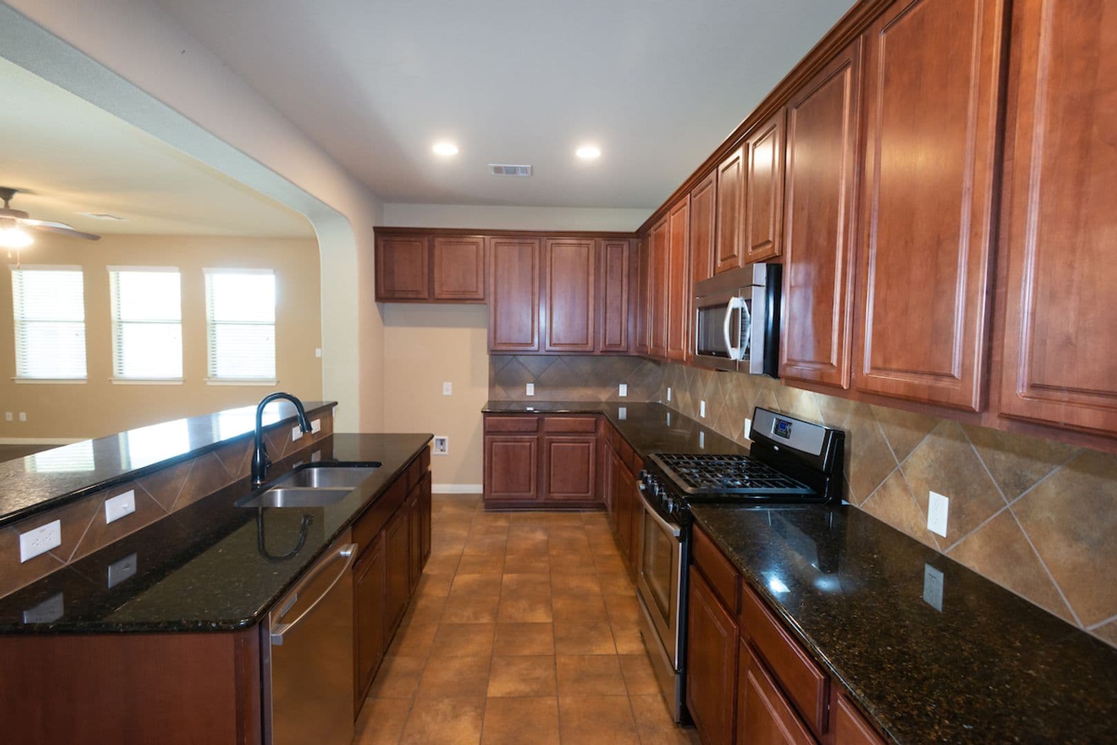 Round Rock House: 1078 Sussex Way