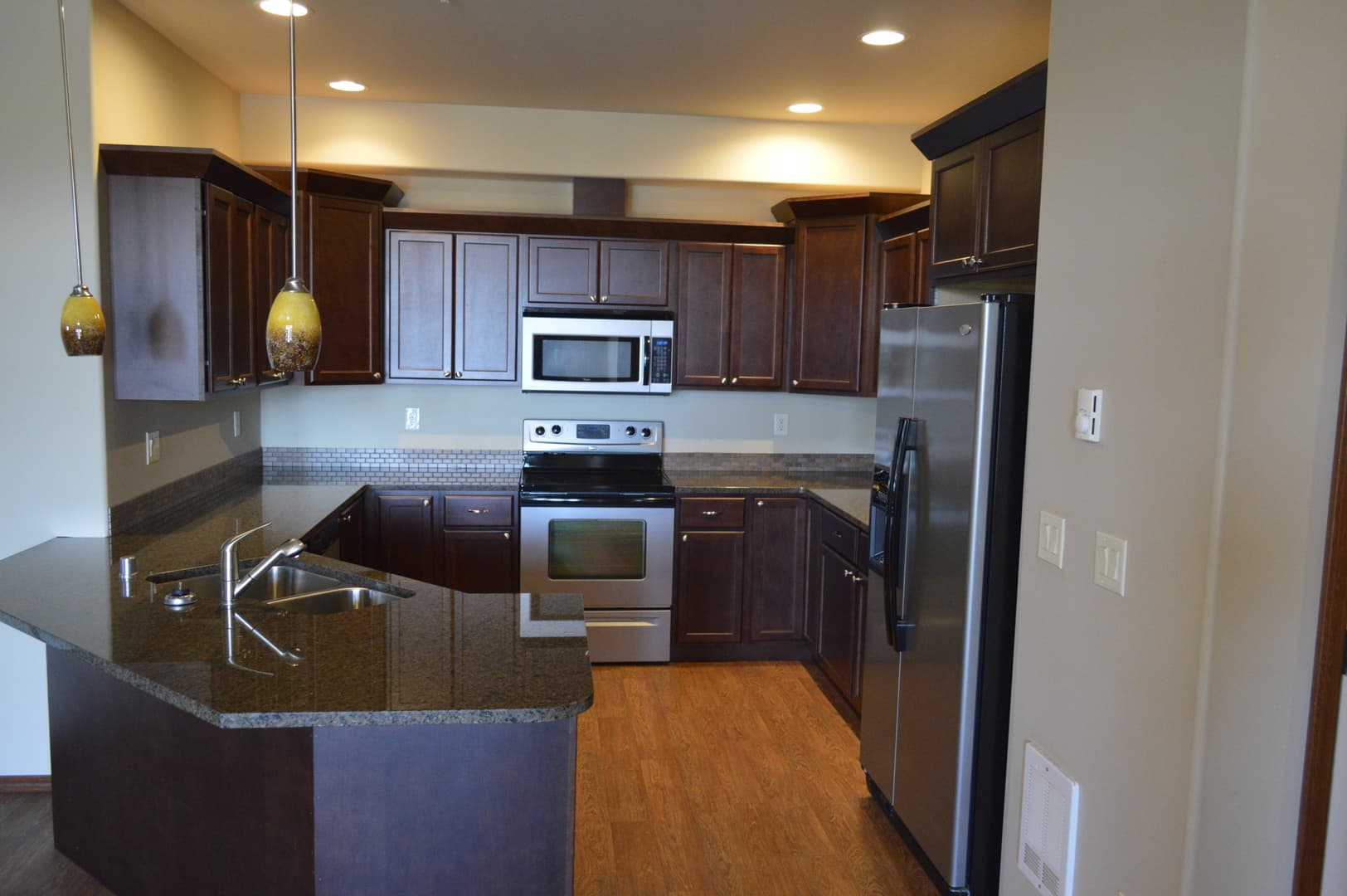 Bellingham Apartment: 4101 Deemer Road