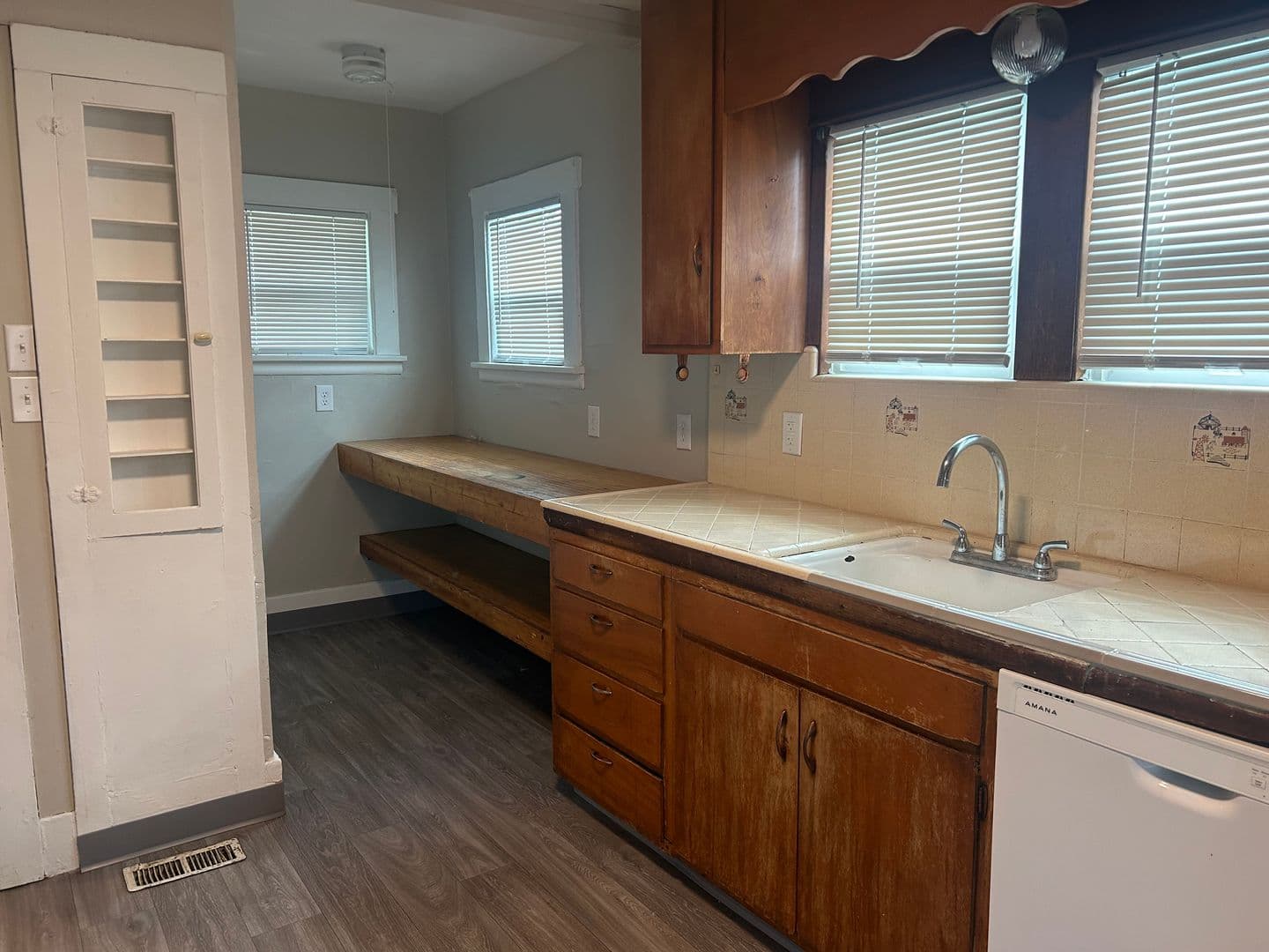 Bellingham House: 2414 Nevada Street