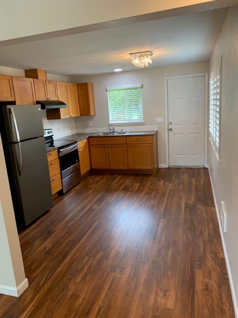 Blaine Apartment: 1241 Mitchell Ave