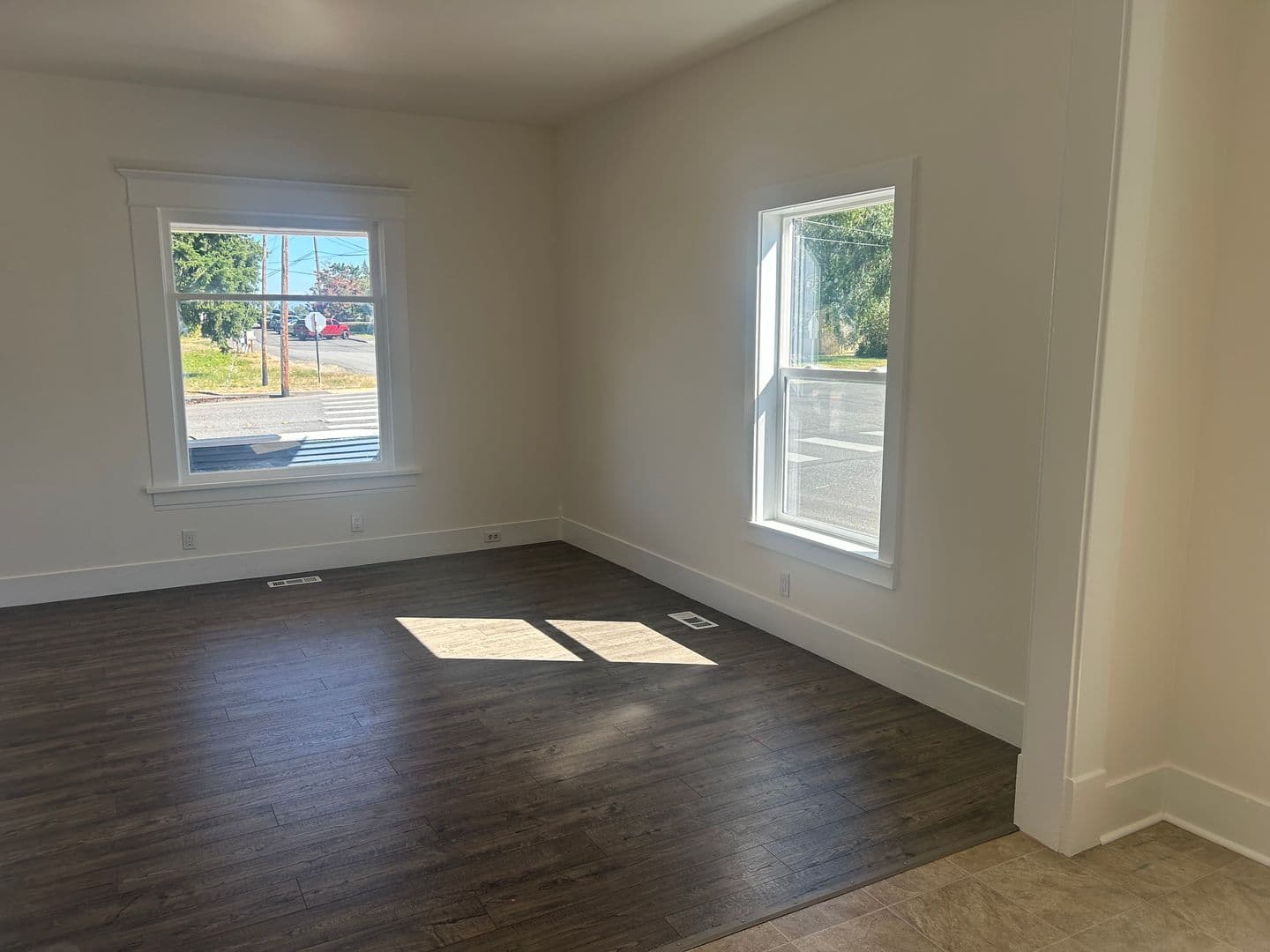 Ferndale Apartment: 5651 1st Ave