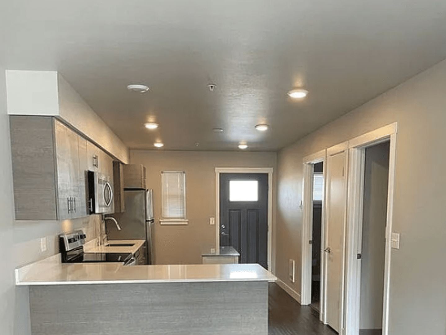 Lynden Apartment: 1882 Front Street