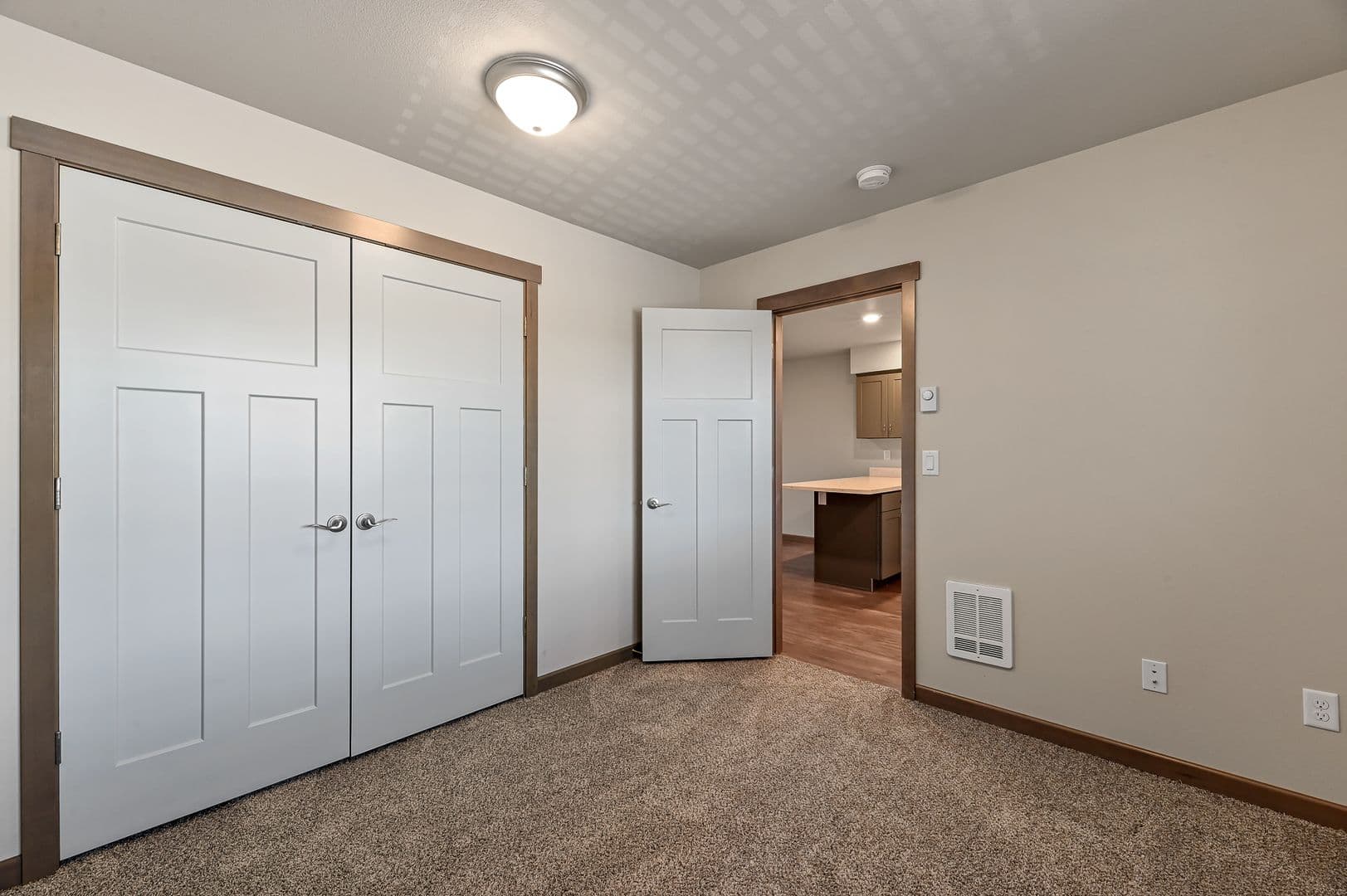 Bellingham Apartment: 515 Telegraph