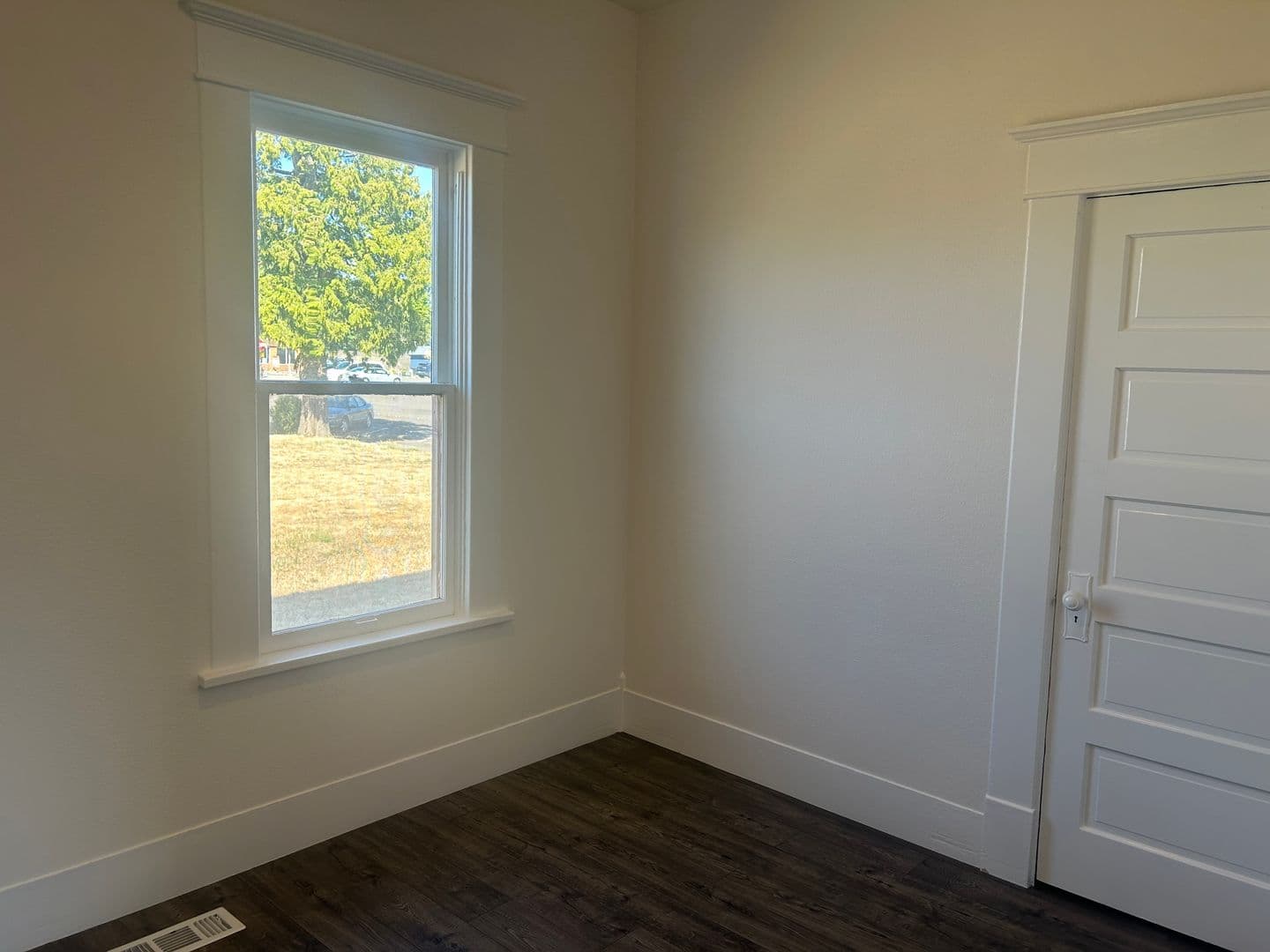 Ferndale Apartment: 5651 1st Ave