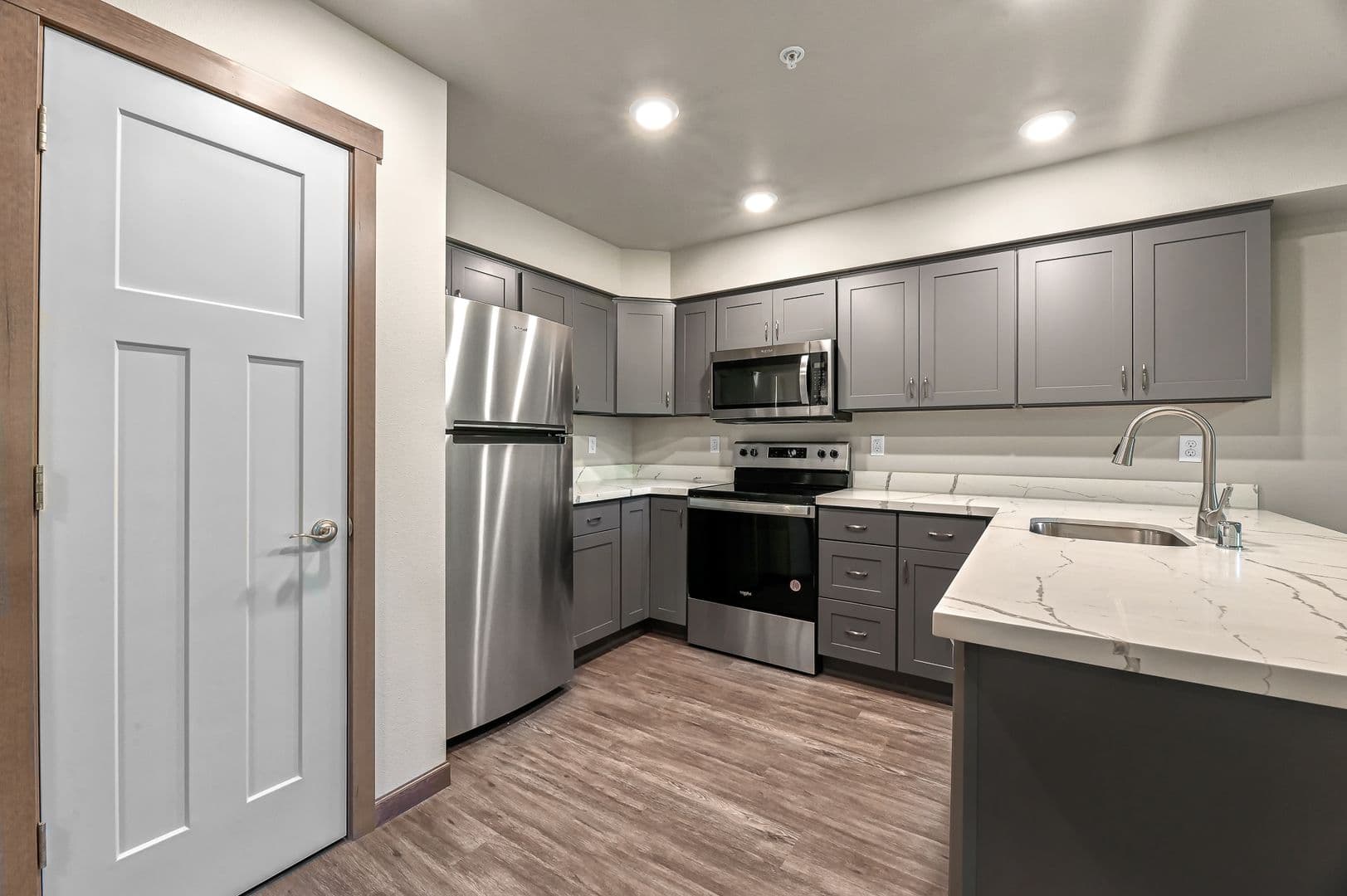 Bellingham Apartment: 515 Telegraph