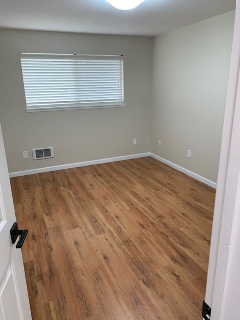Blaine Apartment: 1241 Mitchell Ave