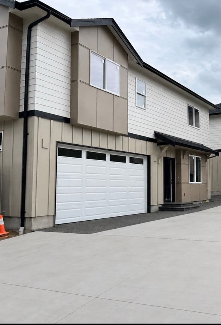 Bellingham House: 3202 Meridian Street