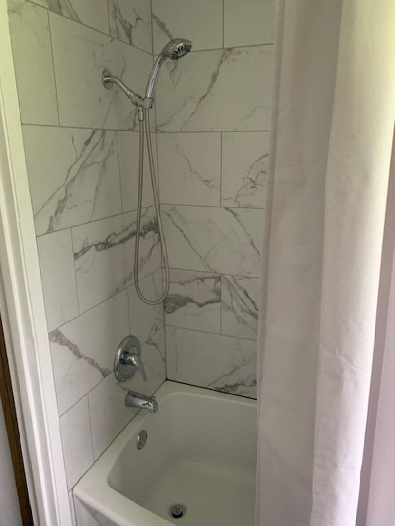 Blaine Apartment: 1241 Mitchell Ave