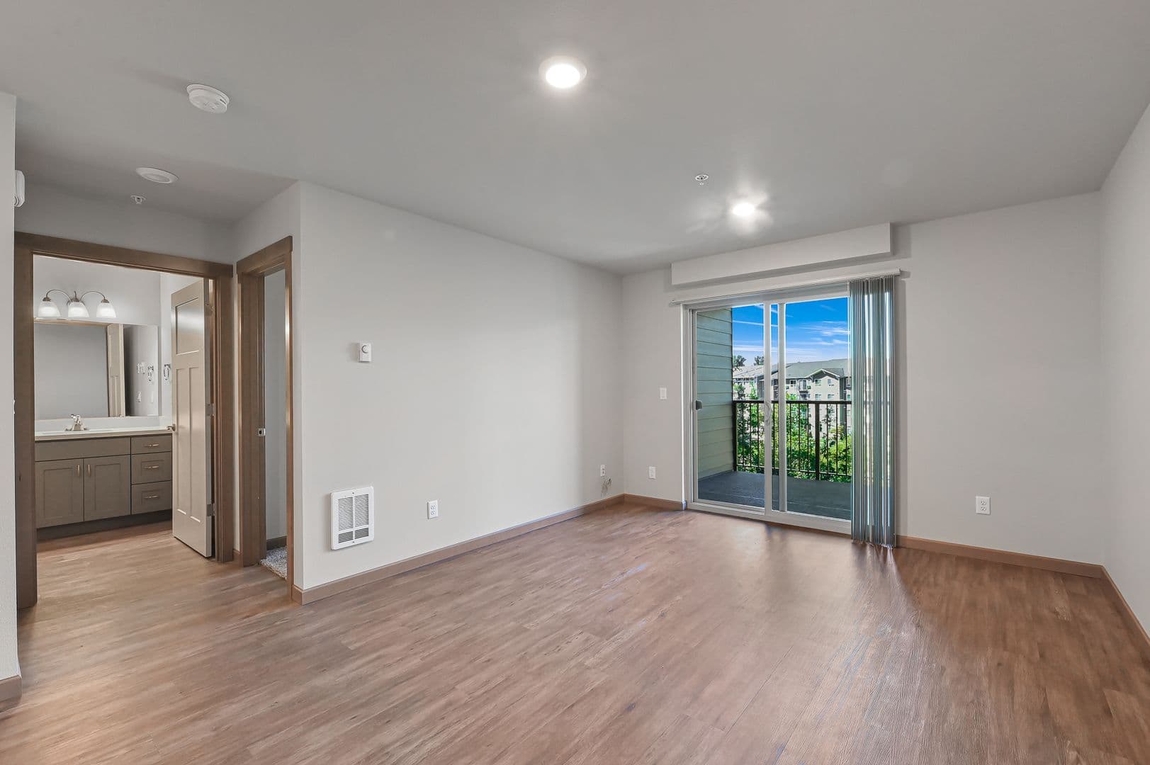 Bellingham Apartment: 515 Telegraph