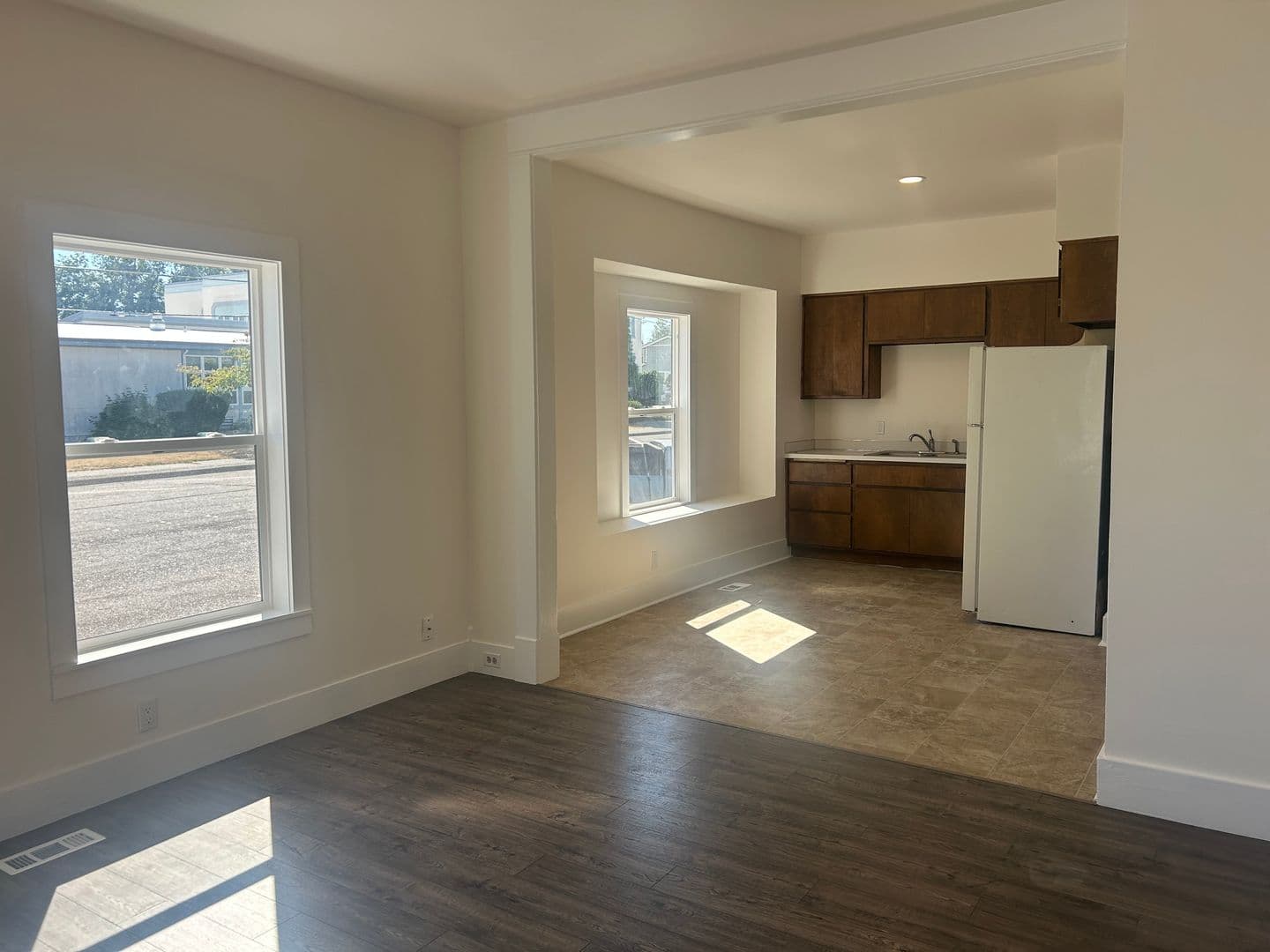 Ferndale Apartment: 5651 1st Ave