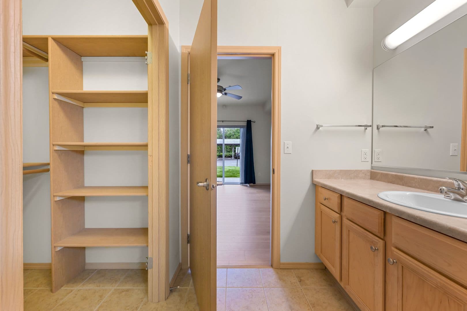 Bellingham Condo: 512 Darby Drive