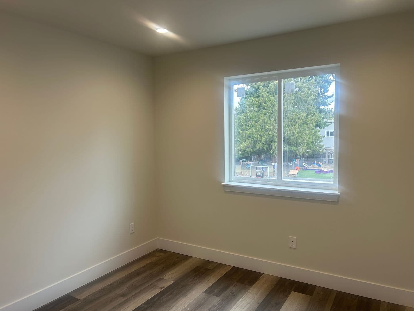 Bellingham Apartment: 3200 Meridian St