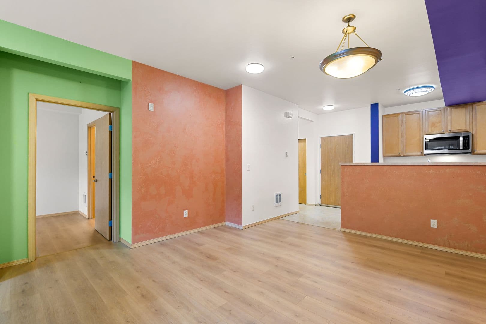 Bellingham Condo: 512 Darby Drive