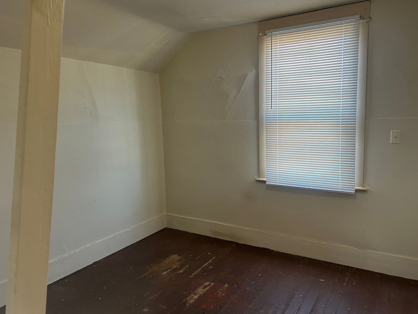 Bellingham House: 410 East Champion
