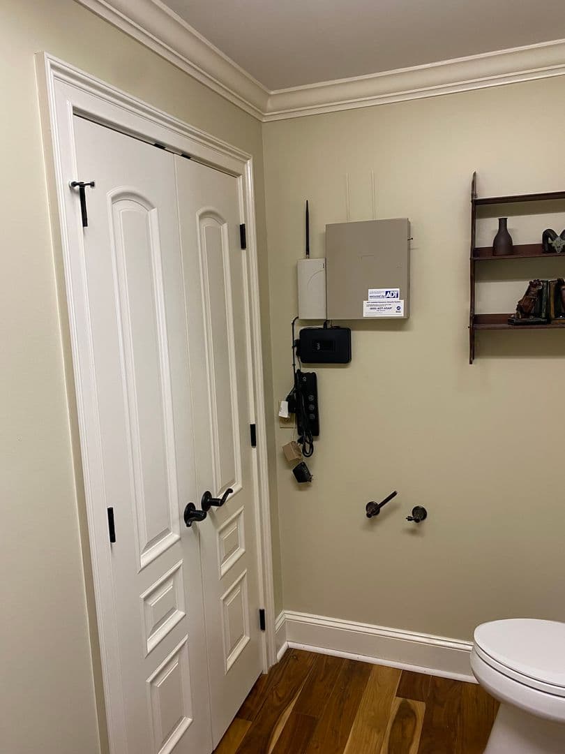 Quitman House: 1407 Camellia Dr.