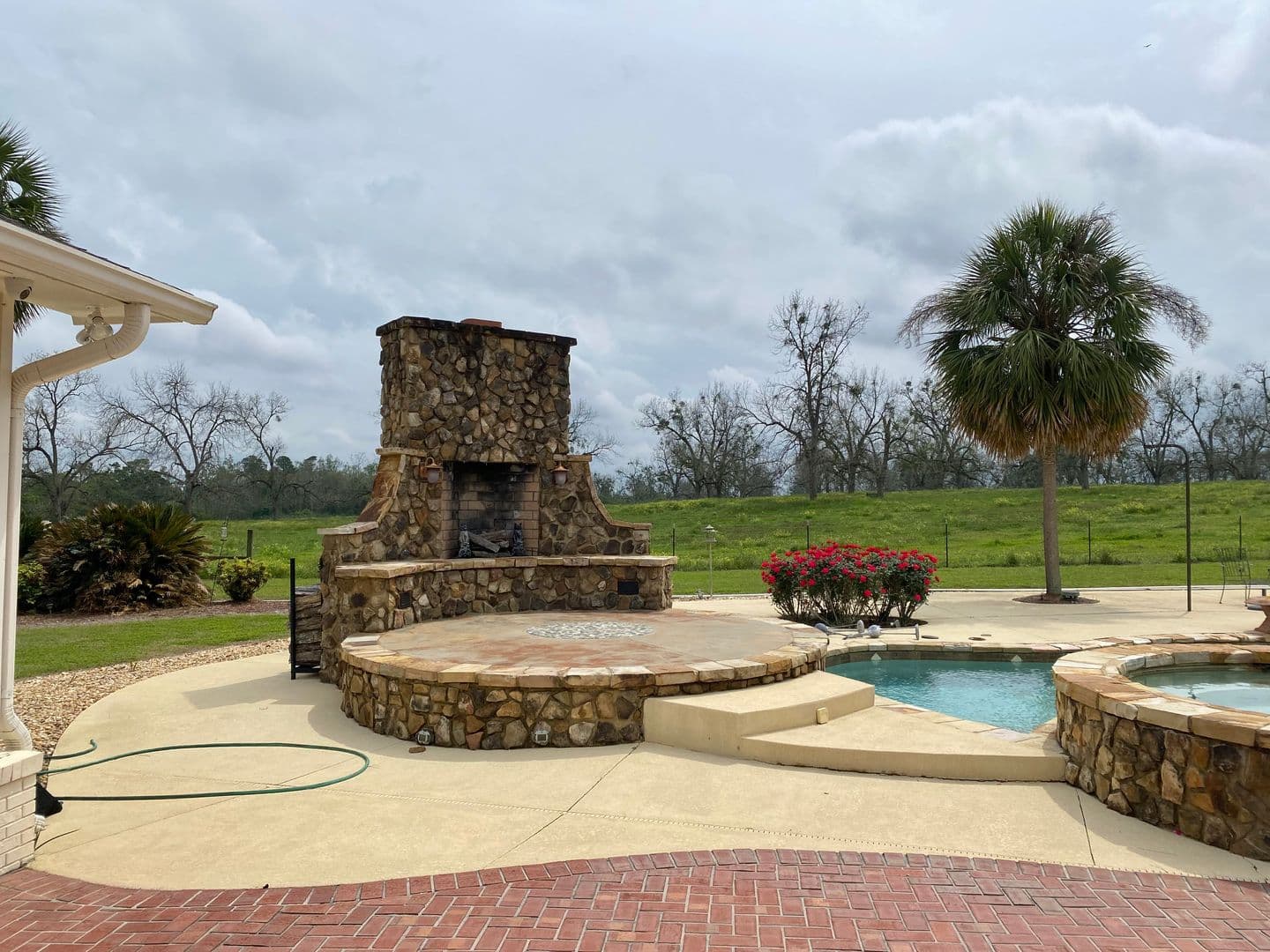 Quitman House: 1407 Camellia Dr.