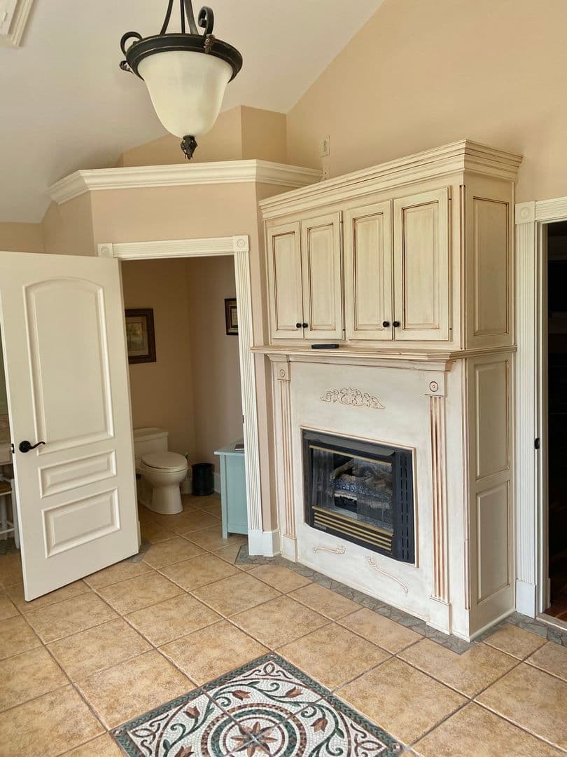 Quitman House: 1407 Camellia Dr.