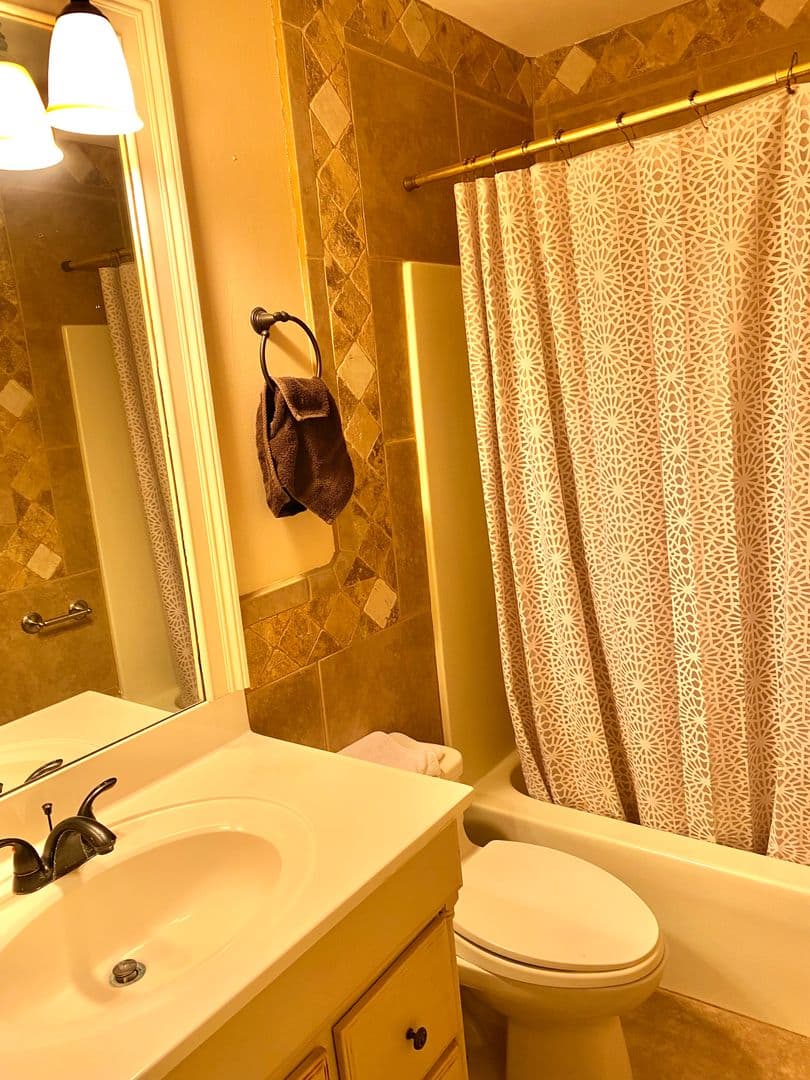 Quitman House: 1407 Camellia Dr.