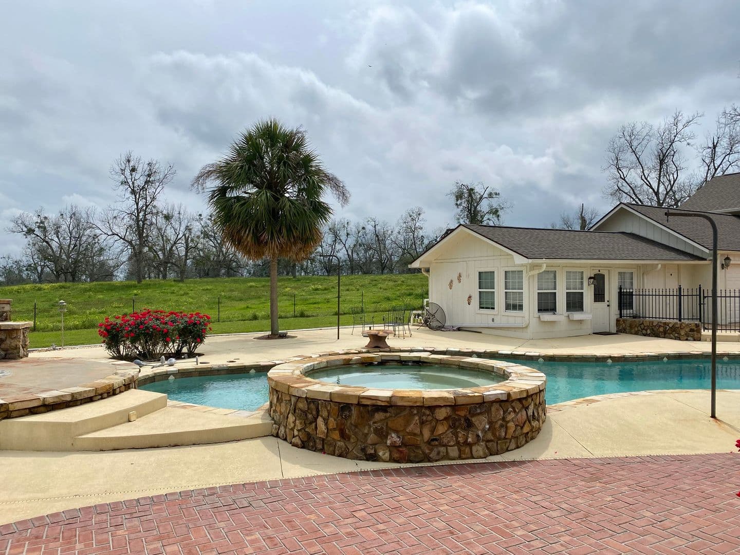 Quitman House: 1407 Camellia Dr.