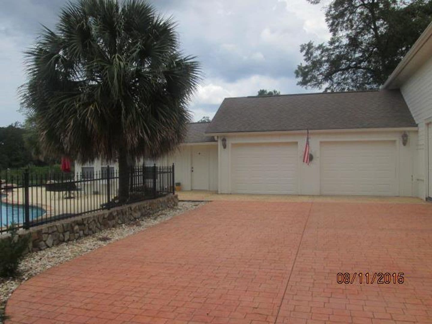 Quitman House: 1407 Camellia Dr.