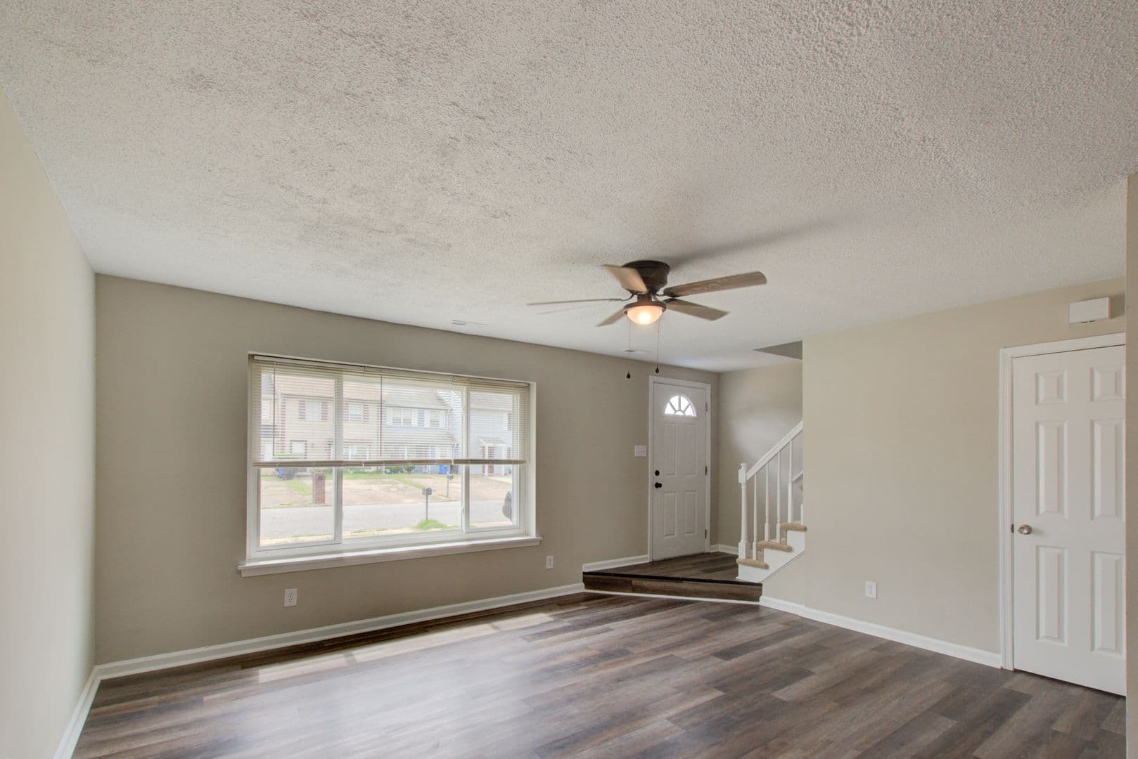Virginia Beach House: 5375 Grand Lake Crescent