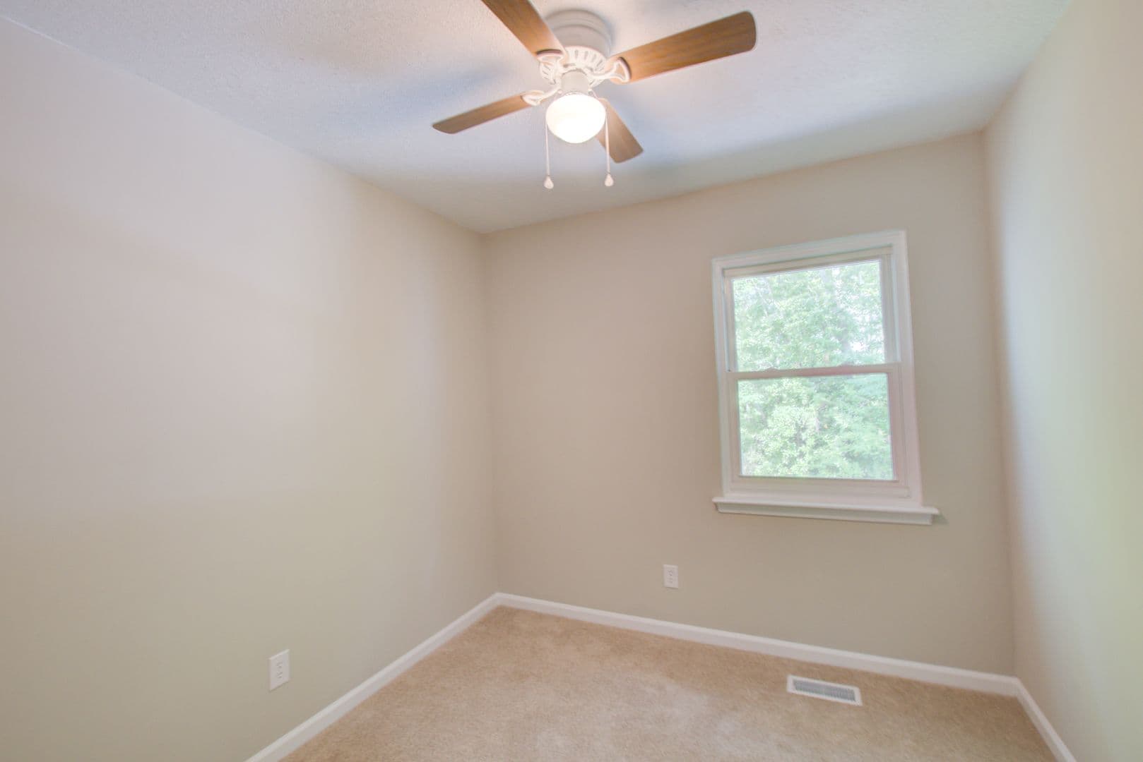 Virginia Beach House: 5375 Grand Lake Crescent