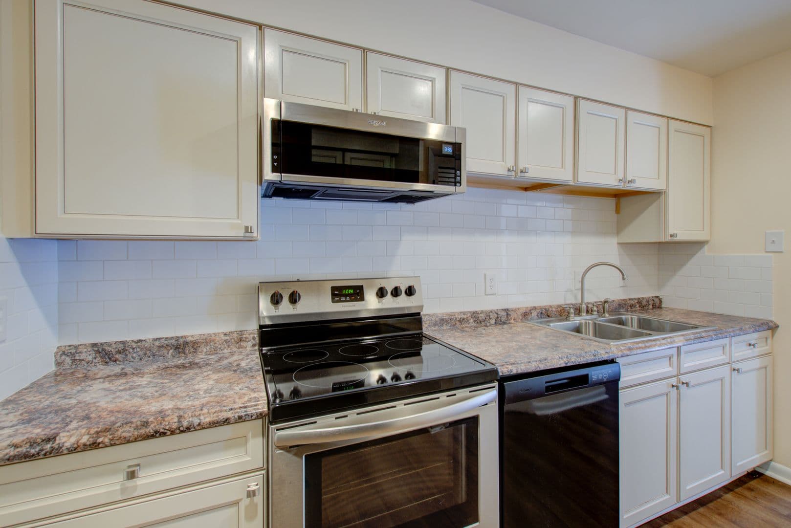 Virginia Beach Townhome: 6480 Duquesne PIace