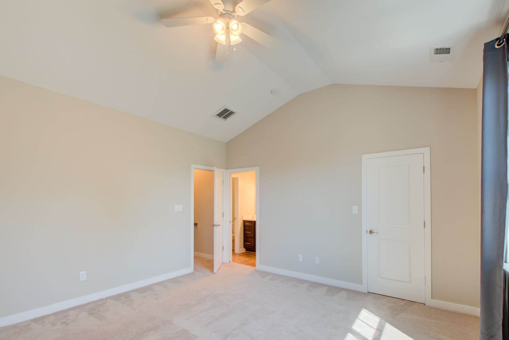 Hampton Condo: 609 Fishers Court
