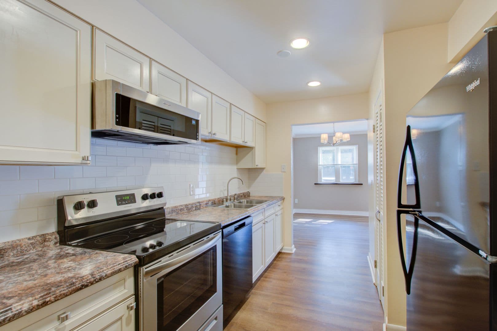 Virginia Beach Townhome: 6480 Duquesne PIace