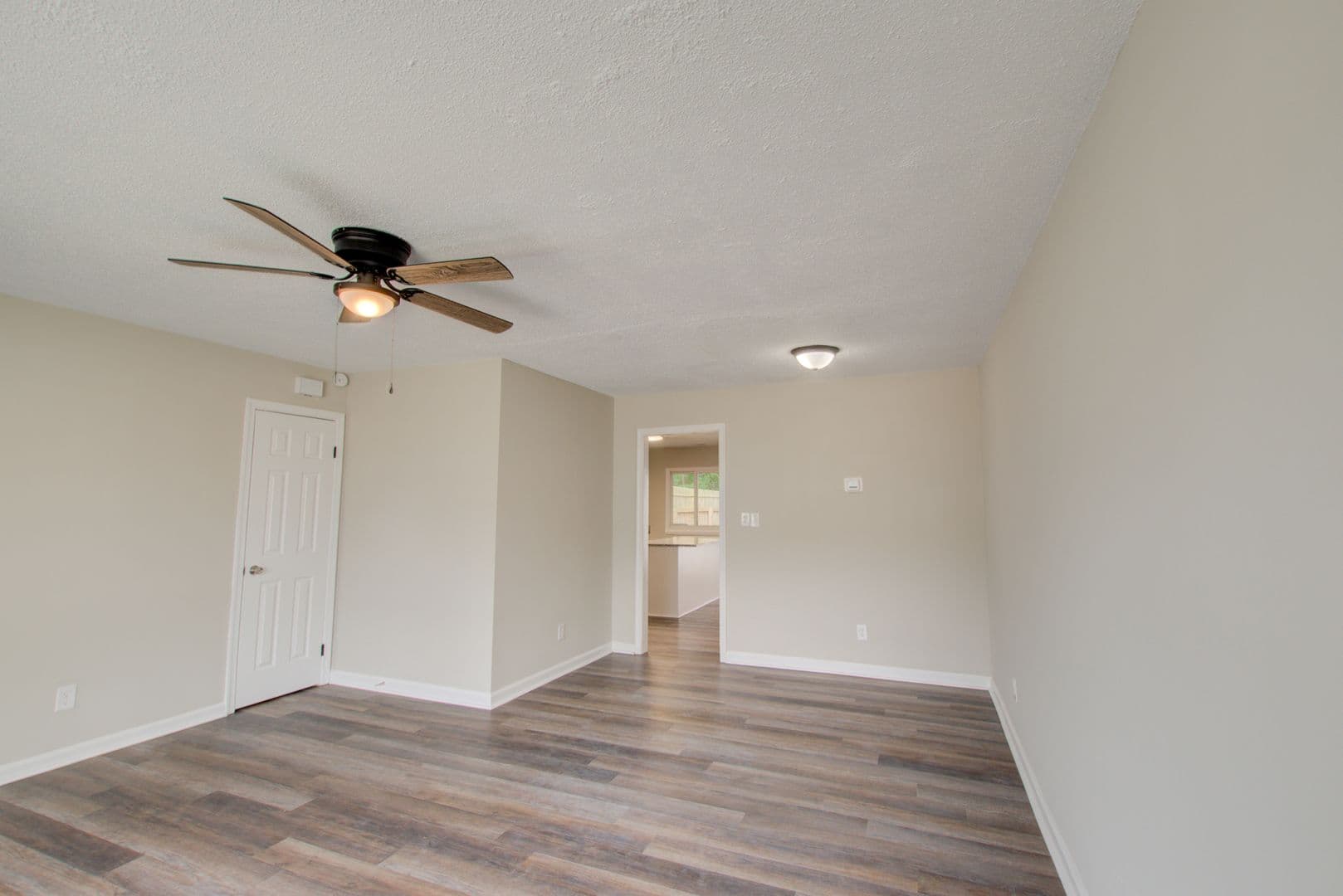 Virginia Beach House: 5375 Grand Lake Crescent