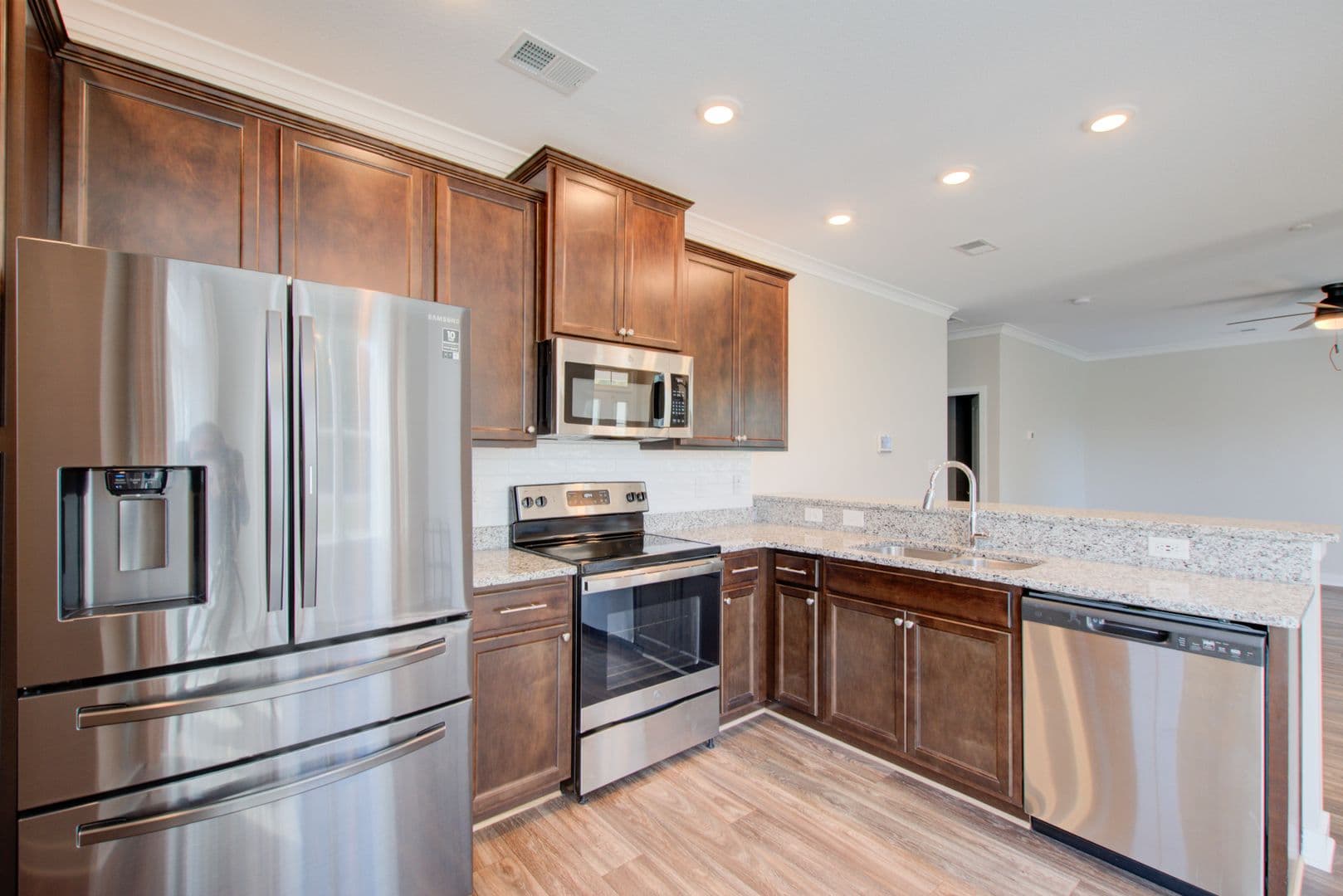 Hampton Condo: 609 Fishers Court