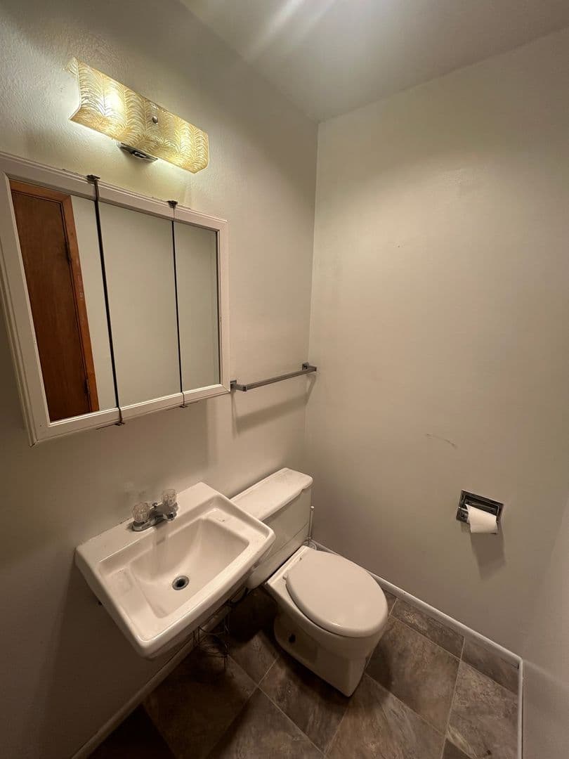 Klamath Falls House: 1345 Pleasant Ave