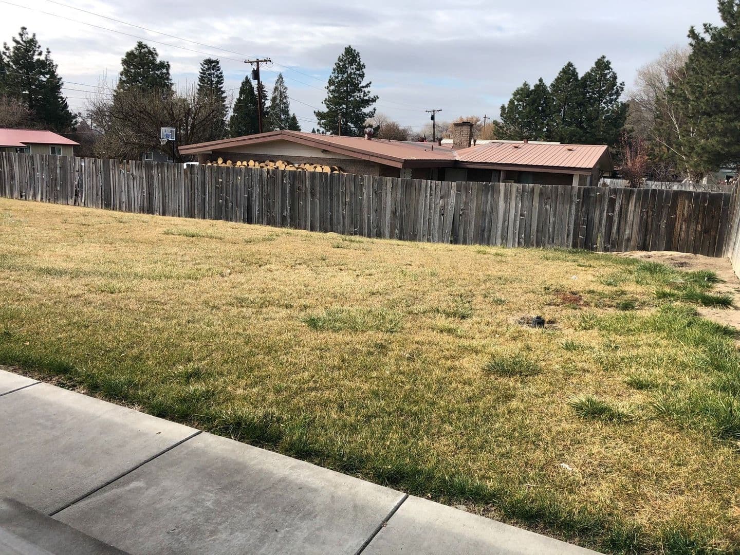 Klamath Falls Apartment: 5883 Onyx