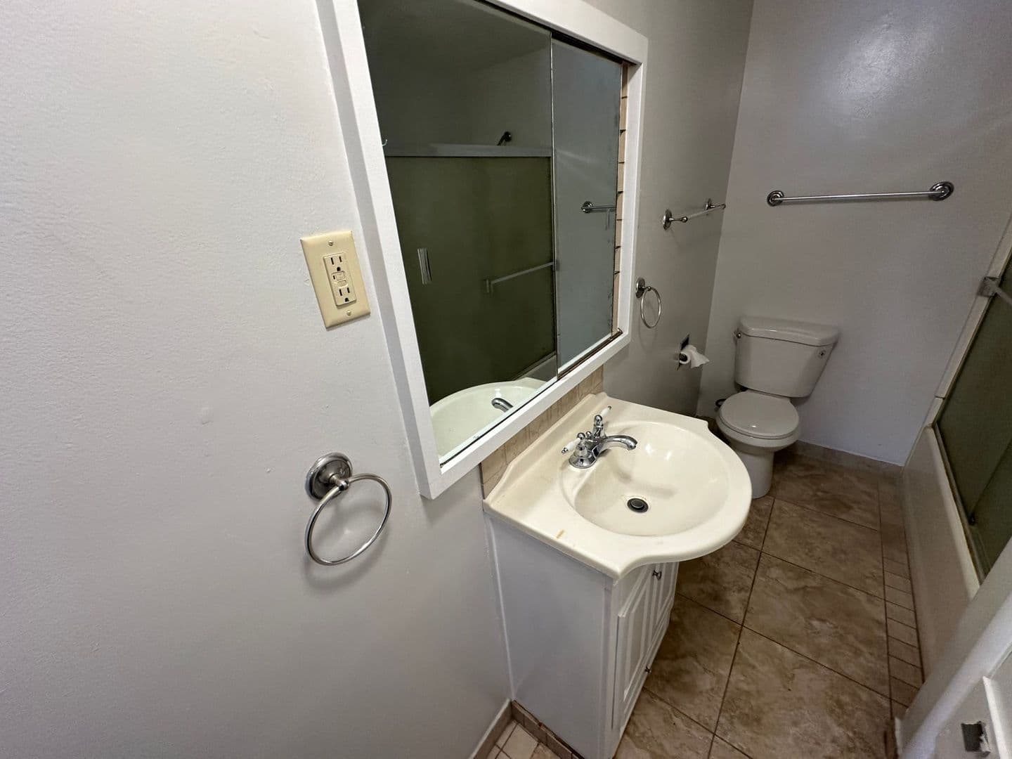 Klamath Falls House: 2053 Eberlein