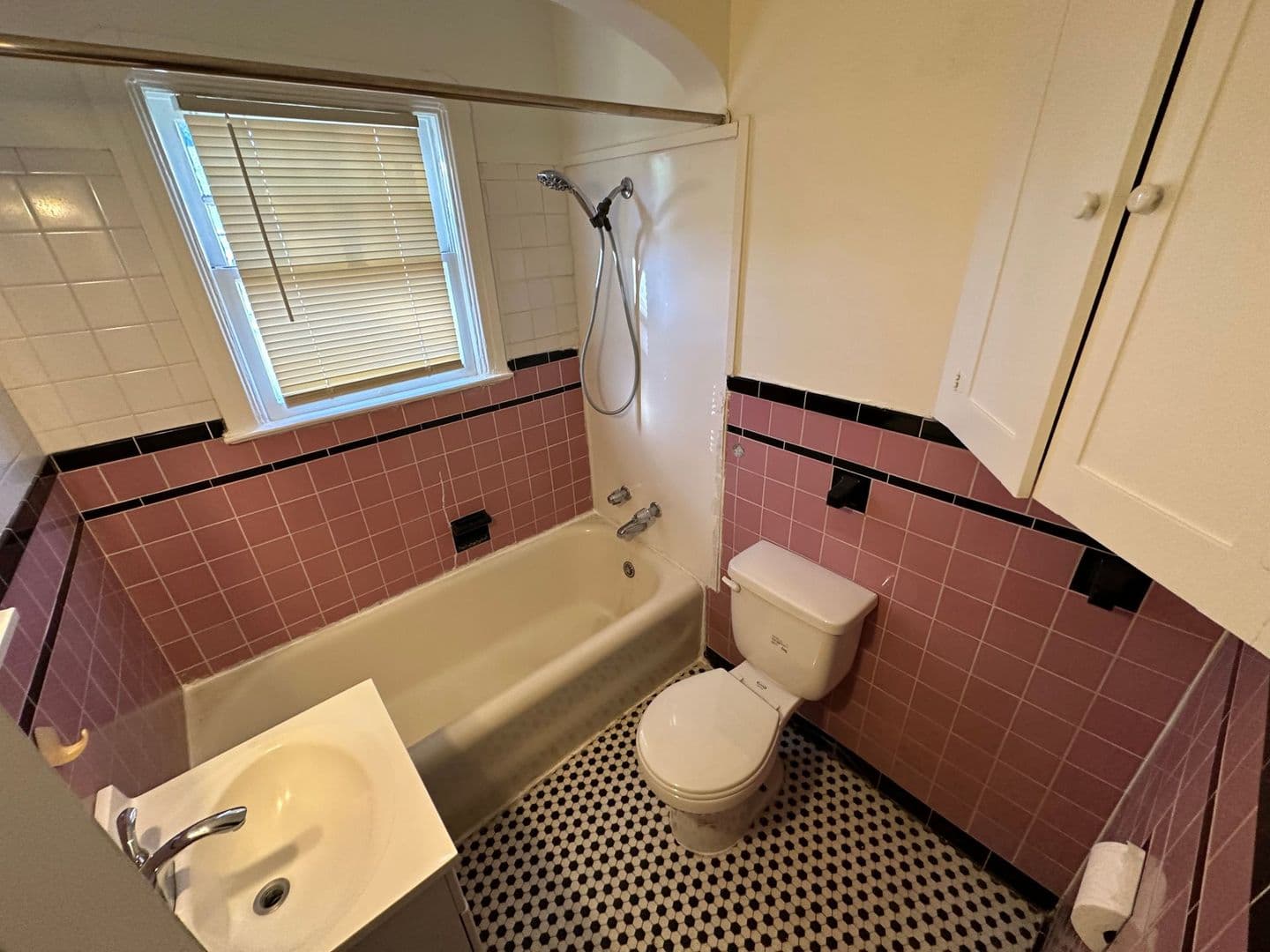 Klamath Falls House: 1822 Earle