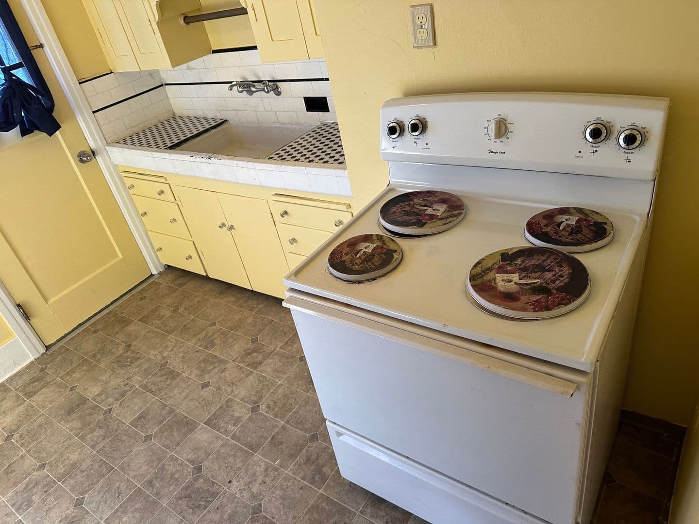 Klamath Falls House: 1822 Earle