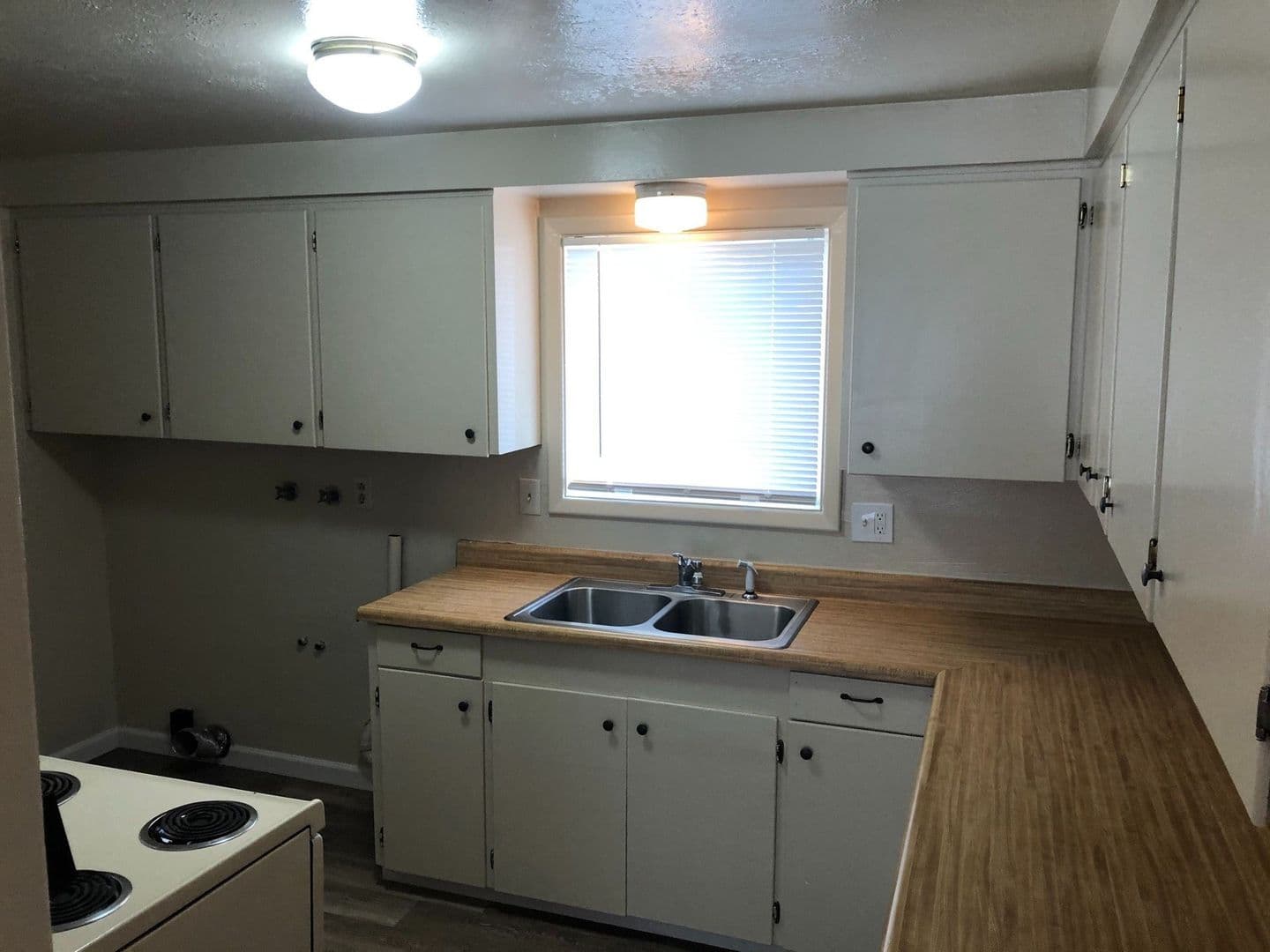 Klamath Falls Apartment: 5883 Onyx