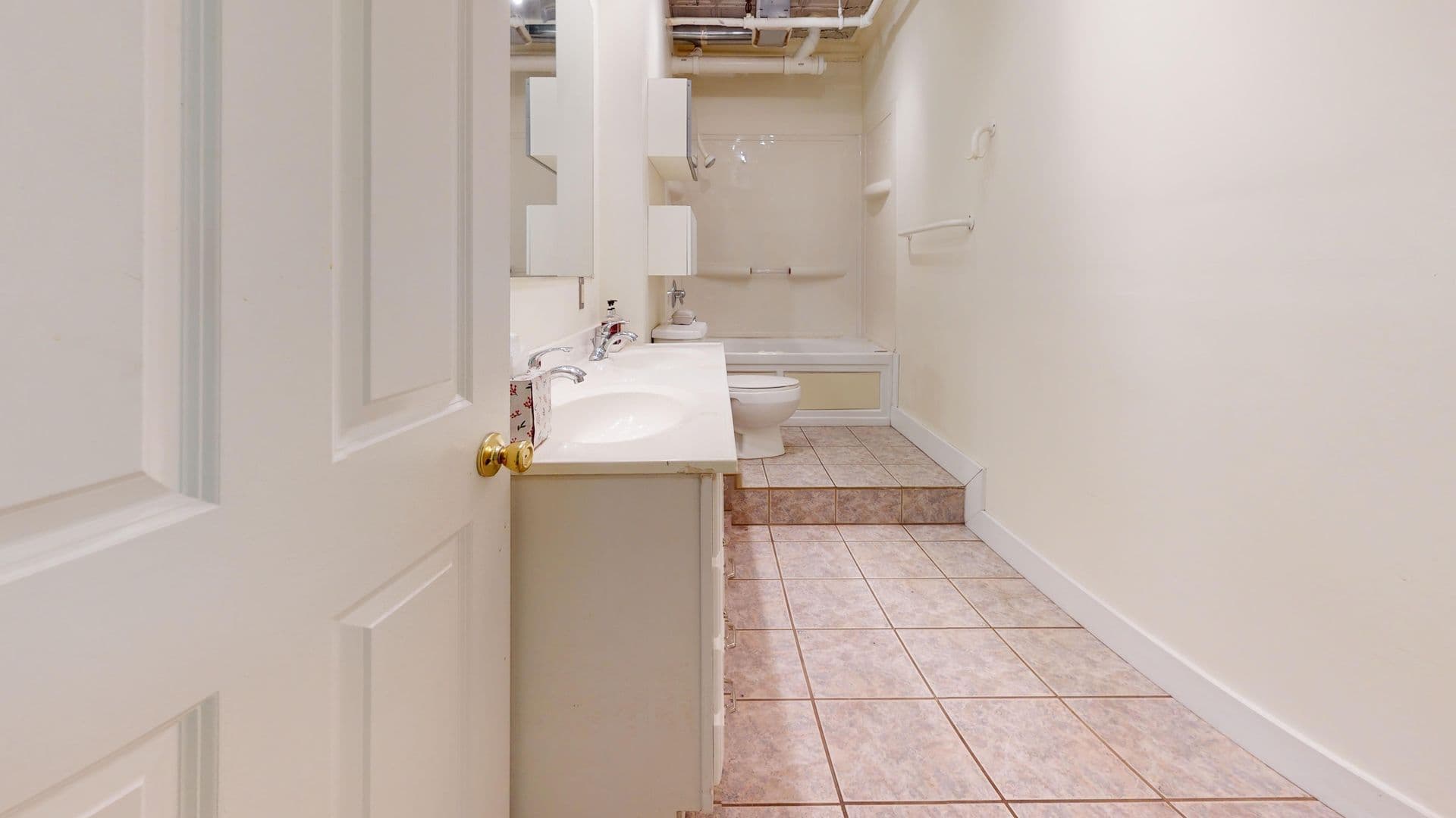 New Haven Apartment: 441 Chapel Street