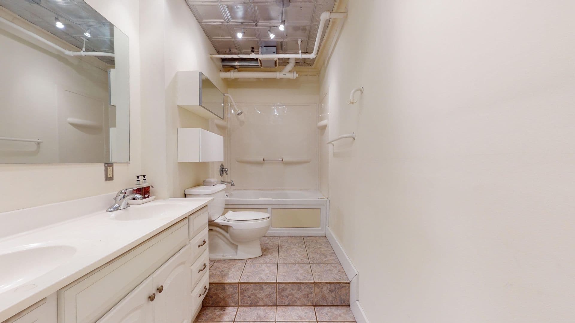 New Haven Apartment: 441 Chapel Street